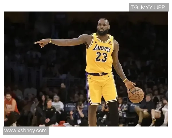 詹姆斯：从篮球巨星到社会活动家的人生转型与影响力分析